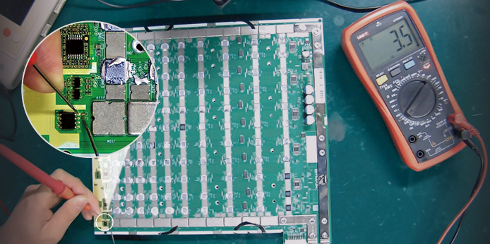 Temperature sensing circuit of Antminer S19XP hashboard