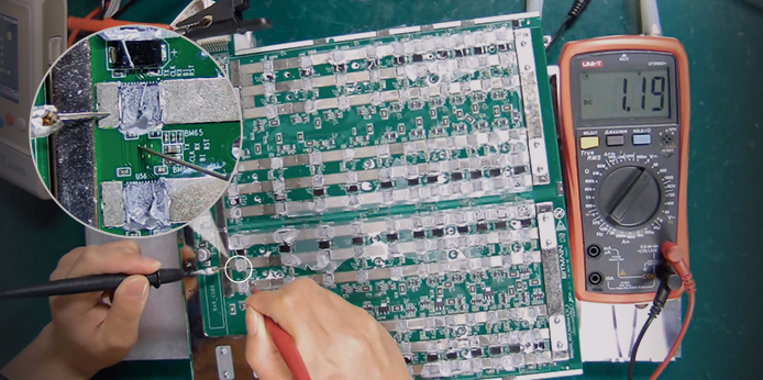 What are the ASIC chip signals on Antminer S19j pro 42631 hashboard?