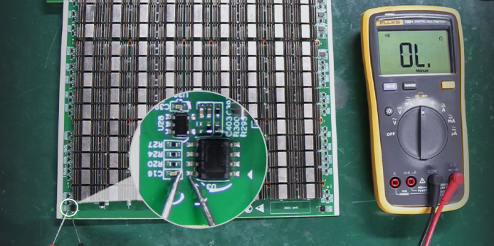 Working principle of the temp sensing circuit on the Iceriver KS3M hashboard