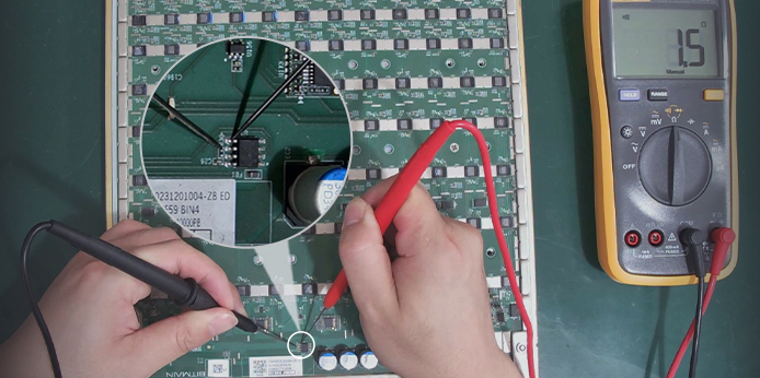 Temperature sensing circuit of Antminer S21 hash board