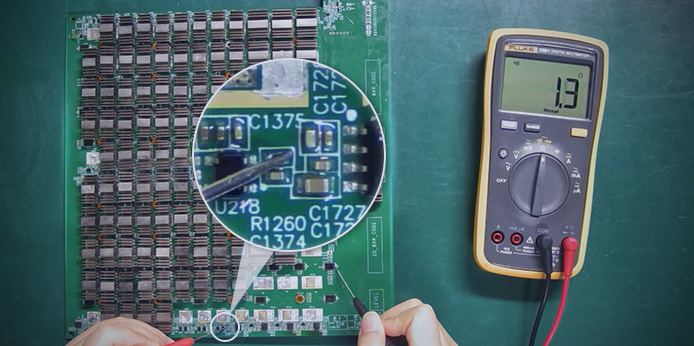 How does the LDO circuit on the Antminer L7 hash board work?