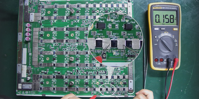 How does the domain voltage work for the S19 BHB42831 hashboard?