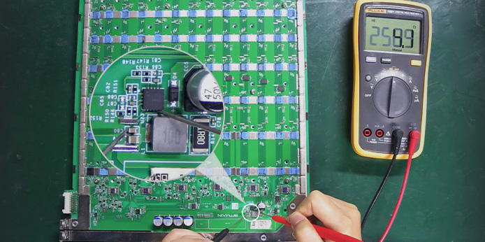 Working process of the Antminer S21XP hashboard boost circuit