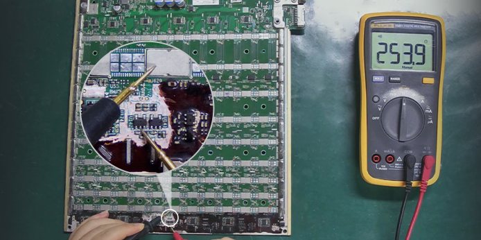 How is the LDO circuit of the Antminer T21 BHB68701 hashboard powered?