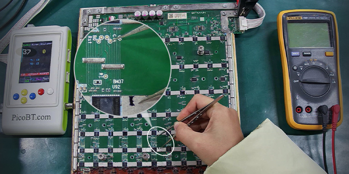 BHB56903 hash board finds 37 ASIC chips