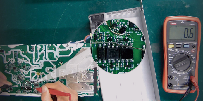 P221C main power chip optocoupler feedback circuit