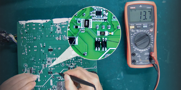 Optocoupler feedback circuit of APW12 1215b PFC chip